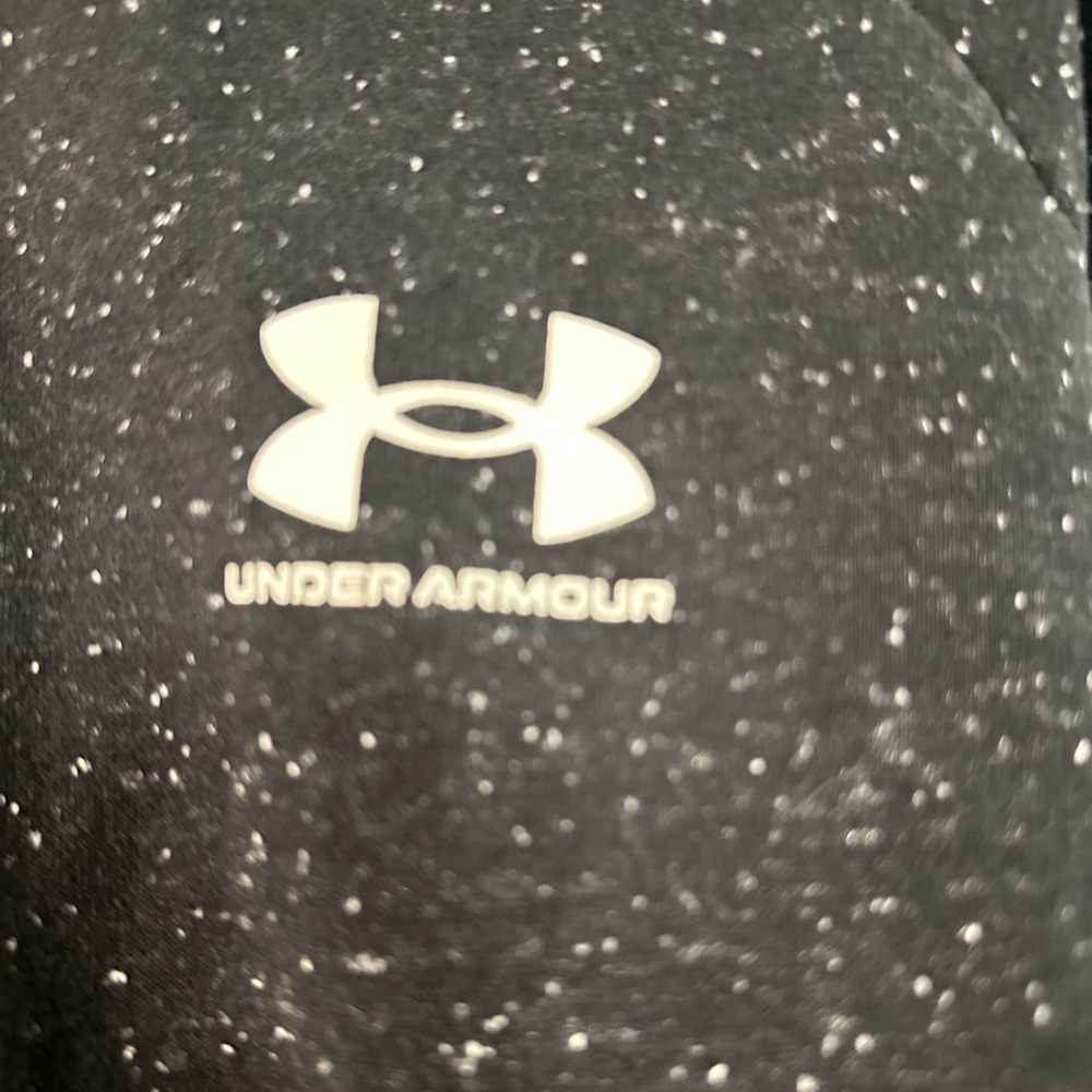 4/$30 Under Armour - Picture 5 of 6